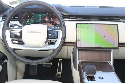 2025 Land Rover Range Rover SE