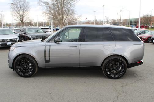 2025 Land Rover Range Rover SE