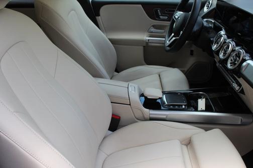 2023 Mercedes-Benz GLB 250 GLB 250