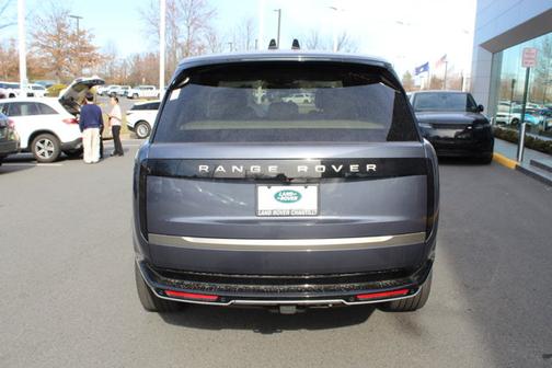 2025 Land Rover Range Rover SE