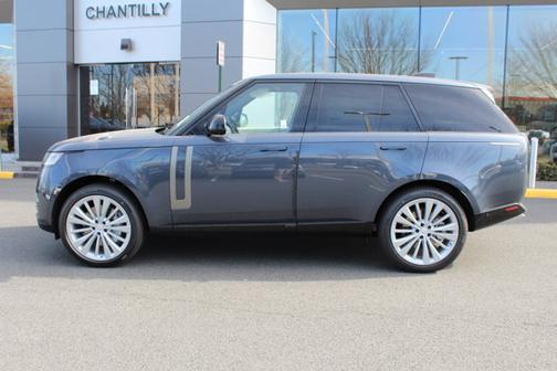 2025 Land Rover Range Rover SE