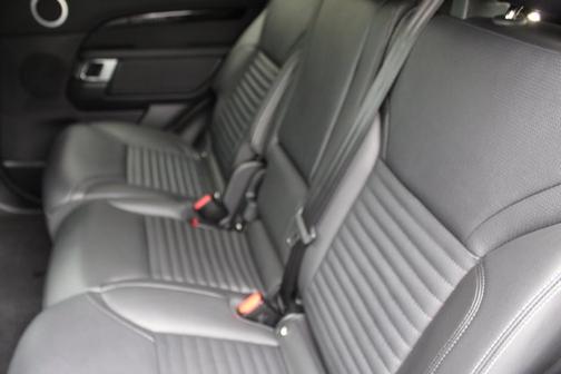 2025 Land Rover Discovery S