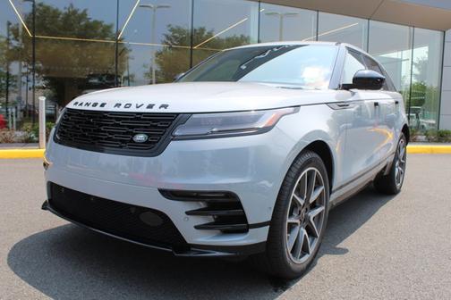 2026 Land Rover Range Rover Velar Dynamic SE