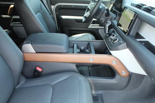 2024 Land Rover Defender S