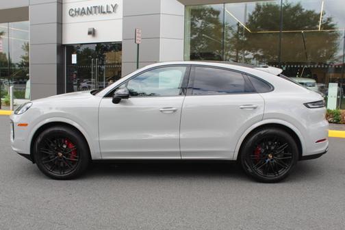 2025 Porsche Cayenne S