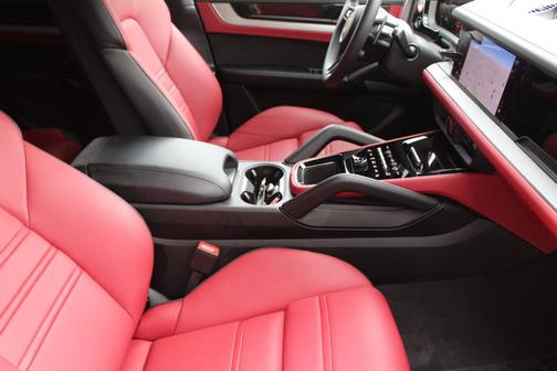 2025 Porsche Cayenne S