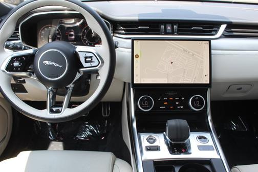 2024 Jaguar XF R-Dynamic SE