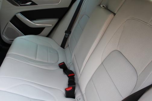 2024 Jaguar XF R-Dynamic SE