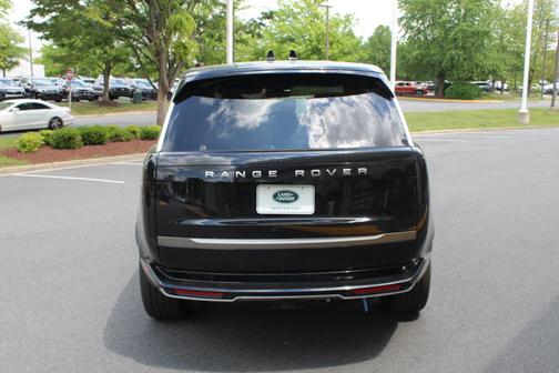 2025 Land Rover Range Rover SE