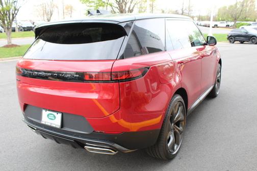 2025 Land Rover Range Rover Sport SE