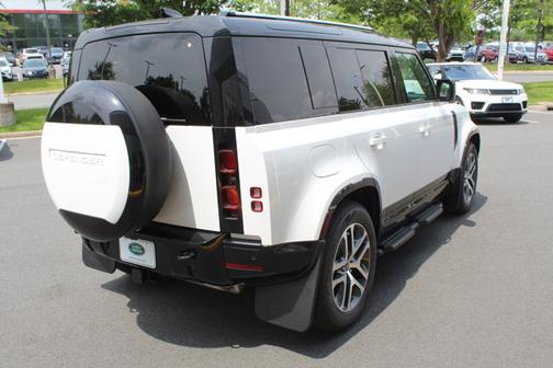 2025 Land Rover Defender X-Dynamic SE