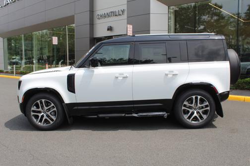 2025 Land Rover Defender X-Dynamic SE