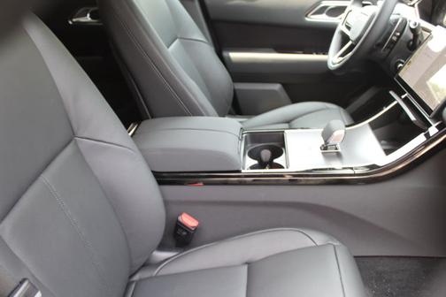 2026 Land Rover Range Rover Velar Dynamic SE