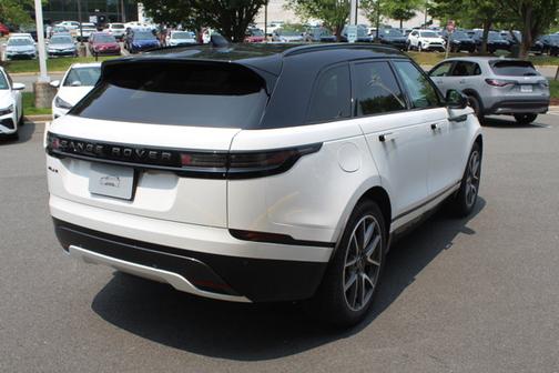 2026 Land Rover Range Rover Velar Dynamic SE