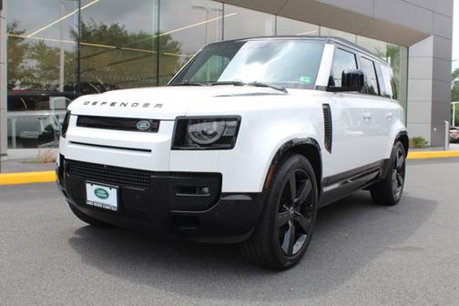 2025 Land Rover Defender X-Dynamic SE