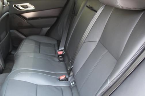 2026 Land Rover Range Rover Velar Dynamic SE