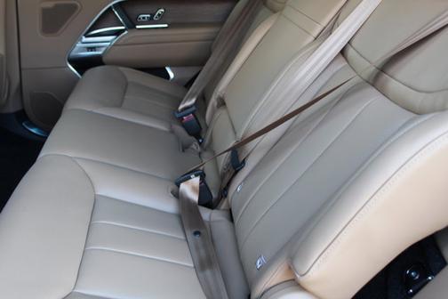 2025 Land Rover Range Rover SE