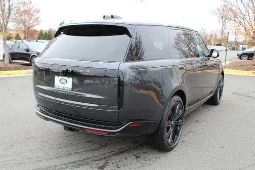 2025 Land Rover Range Rover SE