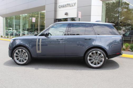 2025 Land Rover Range Rover SE