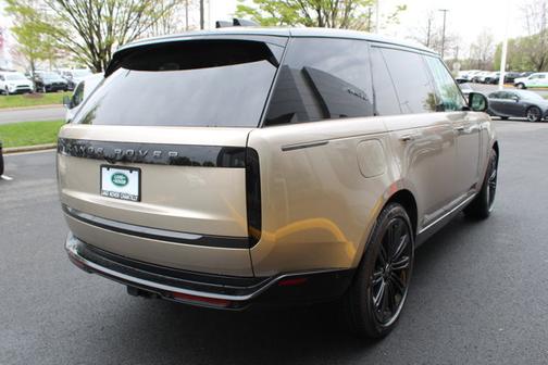 2025 Land Rover Range Rover SE