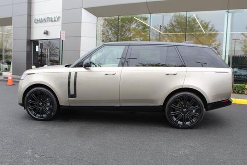 2025 Land Rover Range Rover SE