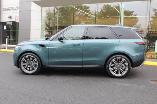 2025 Land Rover Range Rover Sport SE