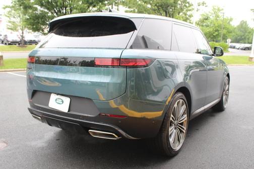 2025 Land Rover Range Rover Sport SE