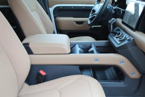 2025 Land Rover Defender S