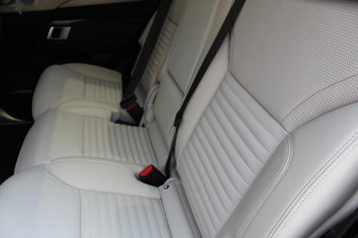 2025 Land Rover Discovery Dynamic SE
