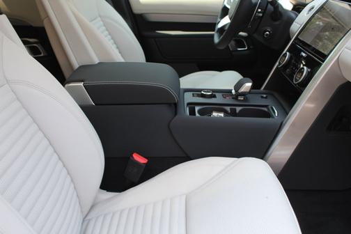 2025 Land Rover Discovery Dynamic SE