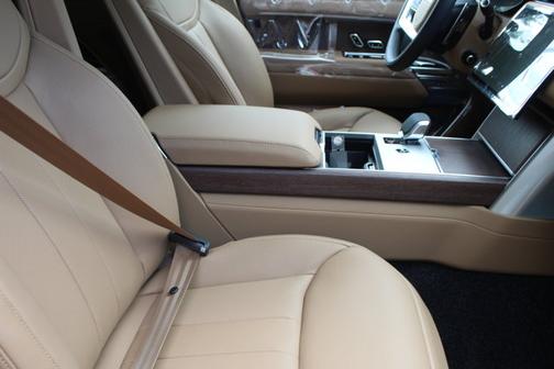 2025 Land Rover Range Rover SE