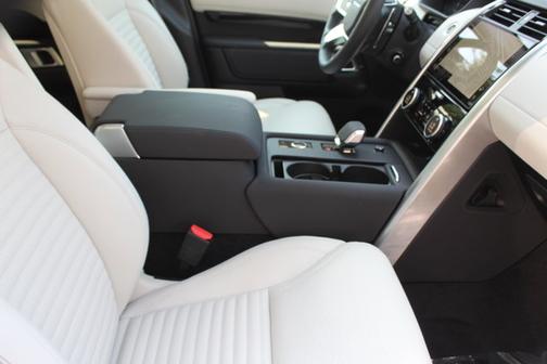 2024 Land Rover Discovery S