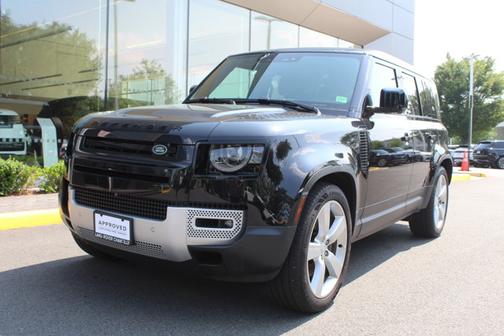 2024 Land Rover Defender SE