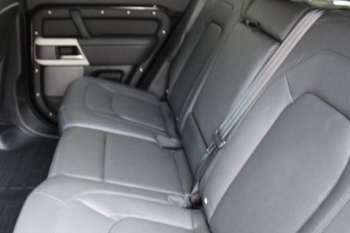 2024 Land Rover Defender SE