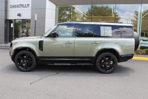 2025 Land Rover Defender X-Dynamic SE