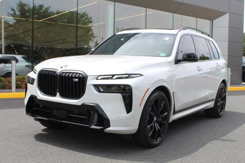 2025 BMW X7 M60i