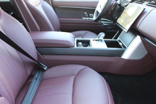 2025 Land Rover Range Rover SE
