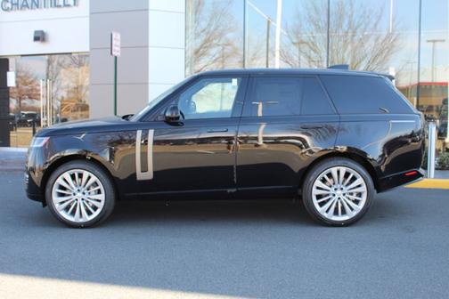 2025 Land Rover Range Rover SE