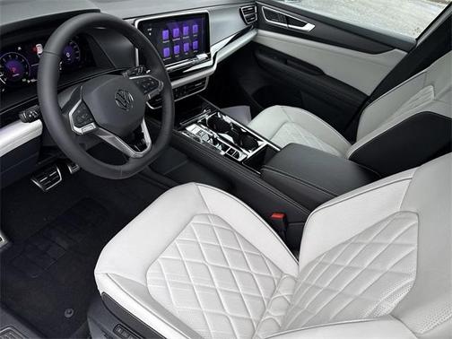 2025 Volkswagen Atlas Cross Sport 2.0T SEL Premium R-Line