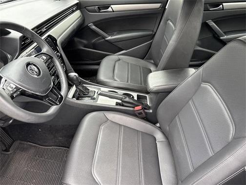 2022 Volkswagen Passat 2.0T SE