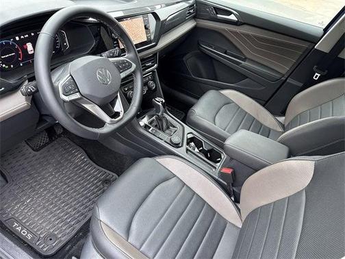 2024 Volkswagen Taos 1.5T SEL