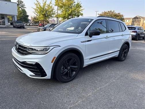 2023 Volkswagen Tiguan 2.0T SE R-Line Black