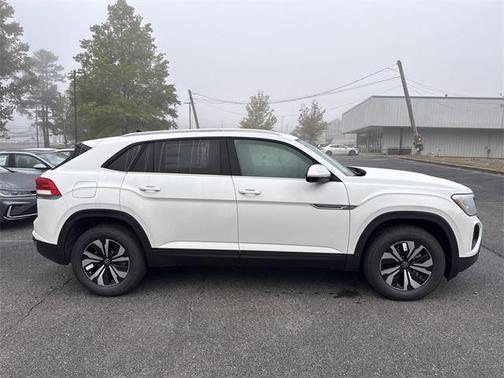 2026 Volkswagen Atlas Cross Sport 2.0T SE