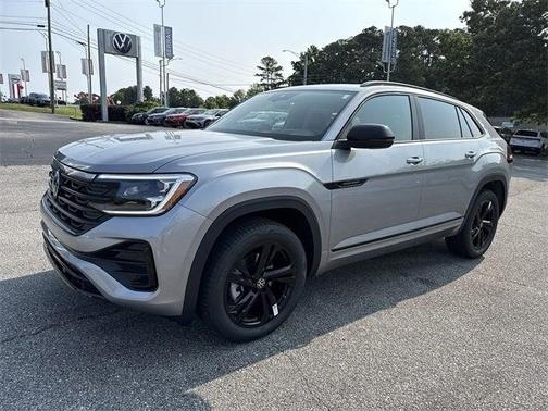 2025 Volkswagen Atlas Cross Sport 2.0T SEL R-Line Black