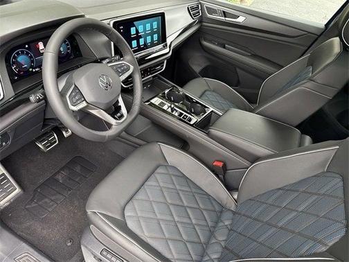 2025 Volkswagen Atlas Cross Sport 2.0T SEL Premium R-Line