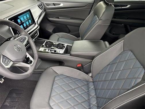 2025 Volkswagen Atlas Cross Sport 2.0T SEL Premium R-Line