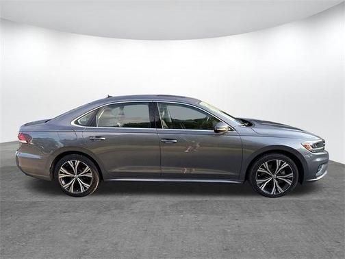 2022 Volkswagen Passat 2.0T SE