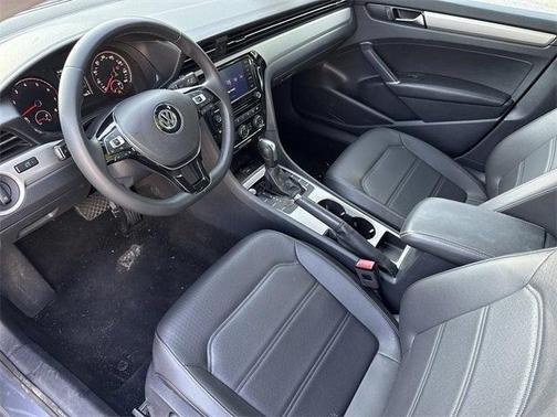 2022 Volkswagen Passat 2.0T SE