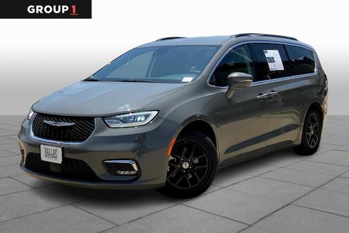 2022 Chrysler Pacifica Touring-L