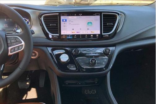 2025 Chrysler Pacifica Hybrid Pinnacle